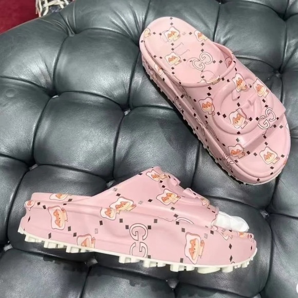 New in box Gucci Kawaii Double G interlocking embossed platform slide sandals - Picture 9 of 10
